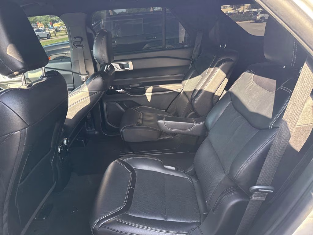 2022 Star White Metallic Tri-Coat Ford Explorer ST 4X4 SUV
