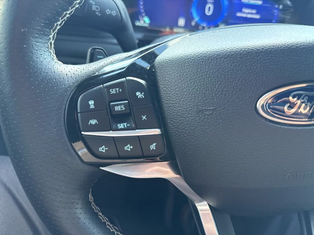 2022 Star White Metallic Tri-Coat Ford Explorer ST 4X4 SUV