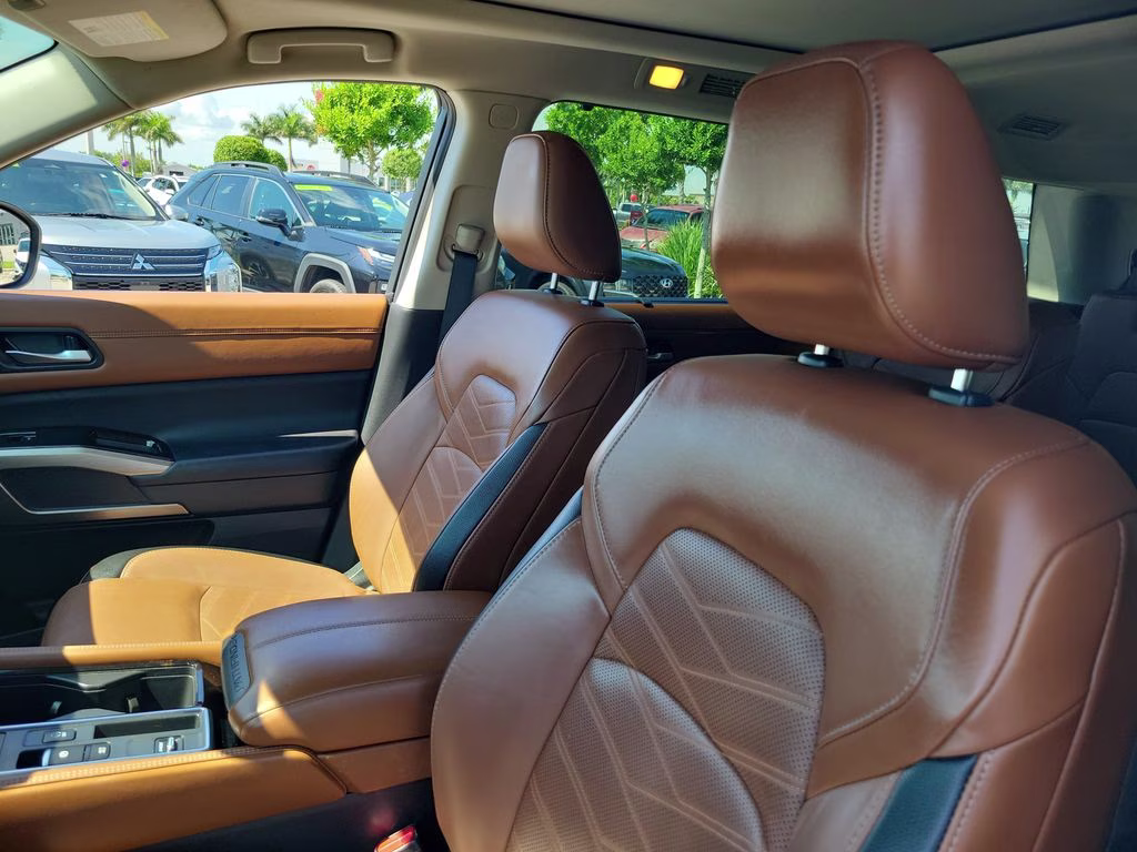 2023 Boulder Gray Pearl Nissan Pathfinder Platinum FWD SUV