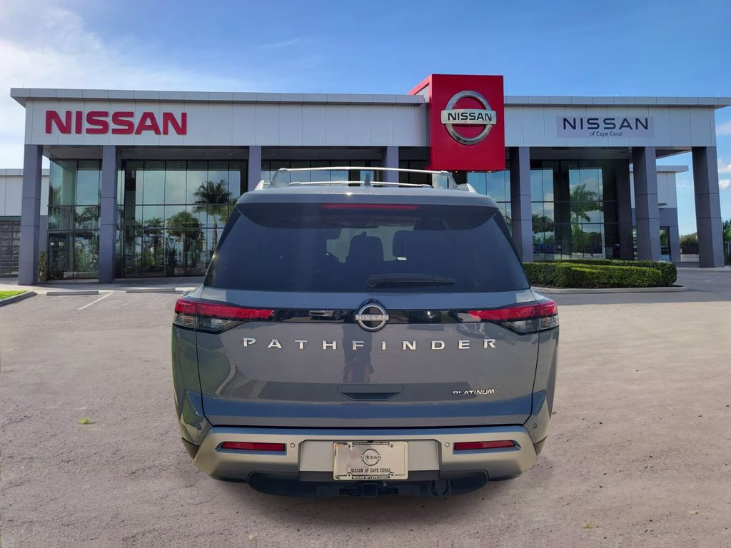 2023 Boulder Gray Pearl Nissan Pathfinder Platinum FWD SUV