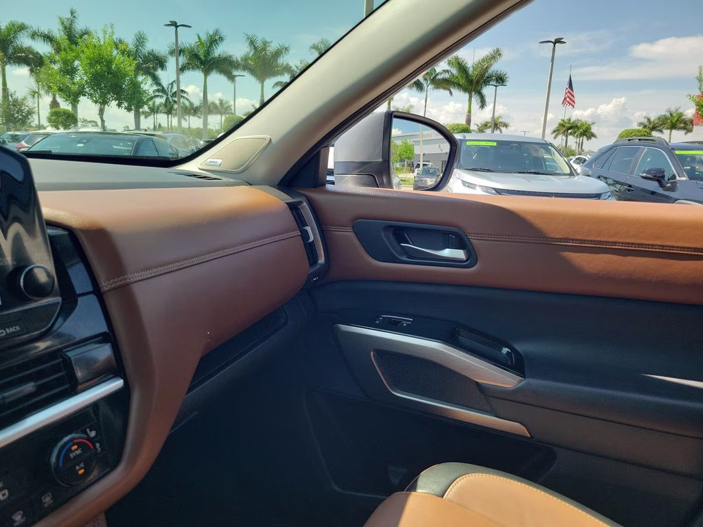 2023 Boulder Gray Pearl Nissan Pathfinder Platinum FWD SUV