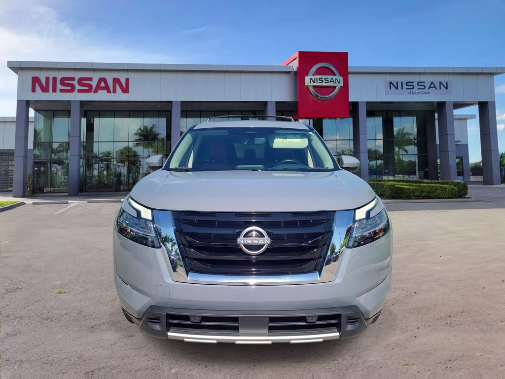 2023 Boulder Gray Pearl Nissan Pathfinder Platinum FWD SUV