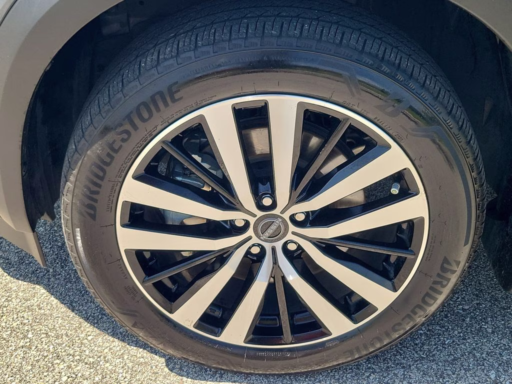 2023 Boulder Gray Pearl Nissan Pathfinder Platinum FWD SUV