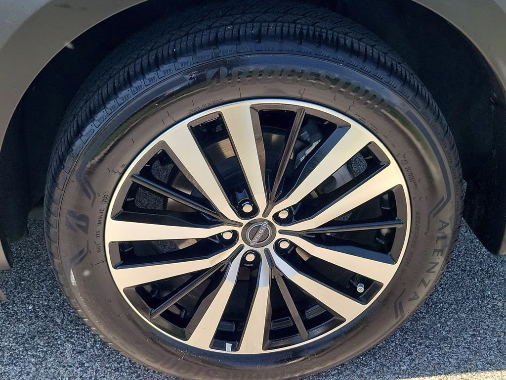 2023 Boulder Gray Pearl Nissan Pathfinder Platinum FWD SUV