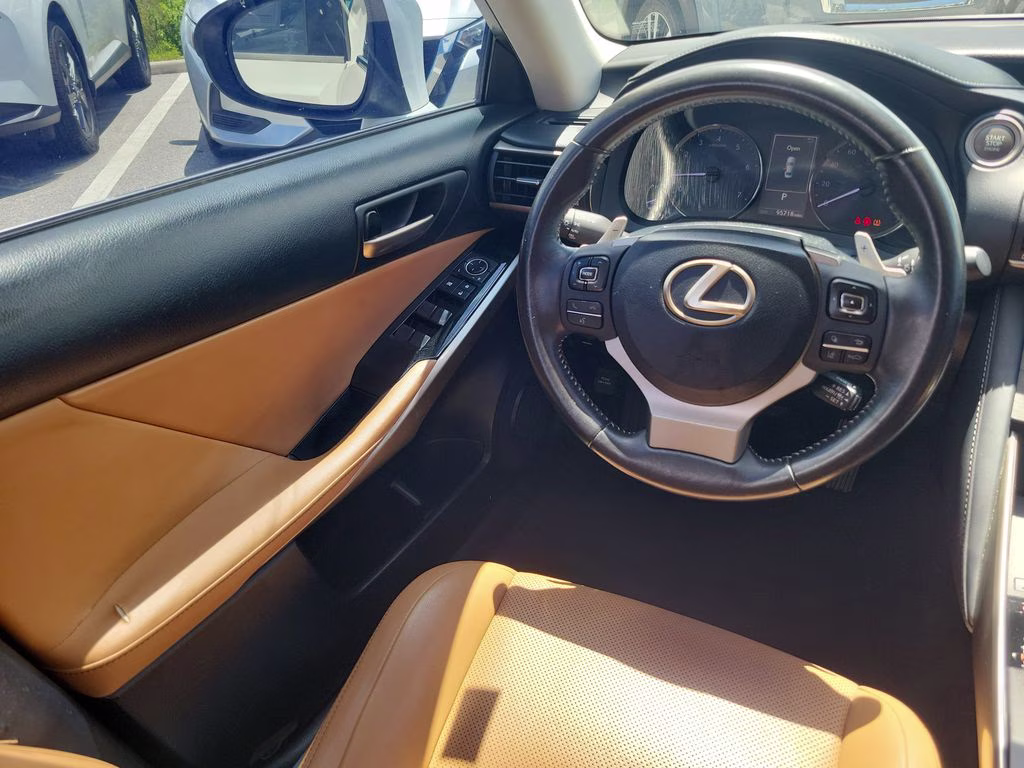 2019 White Pearl Lexus IS 300 RWD Sedan