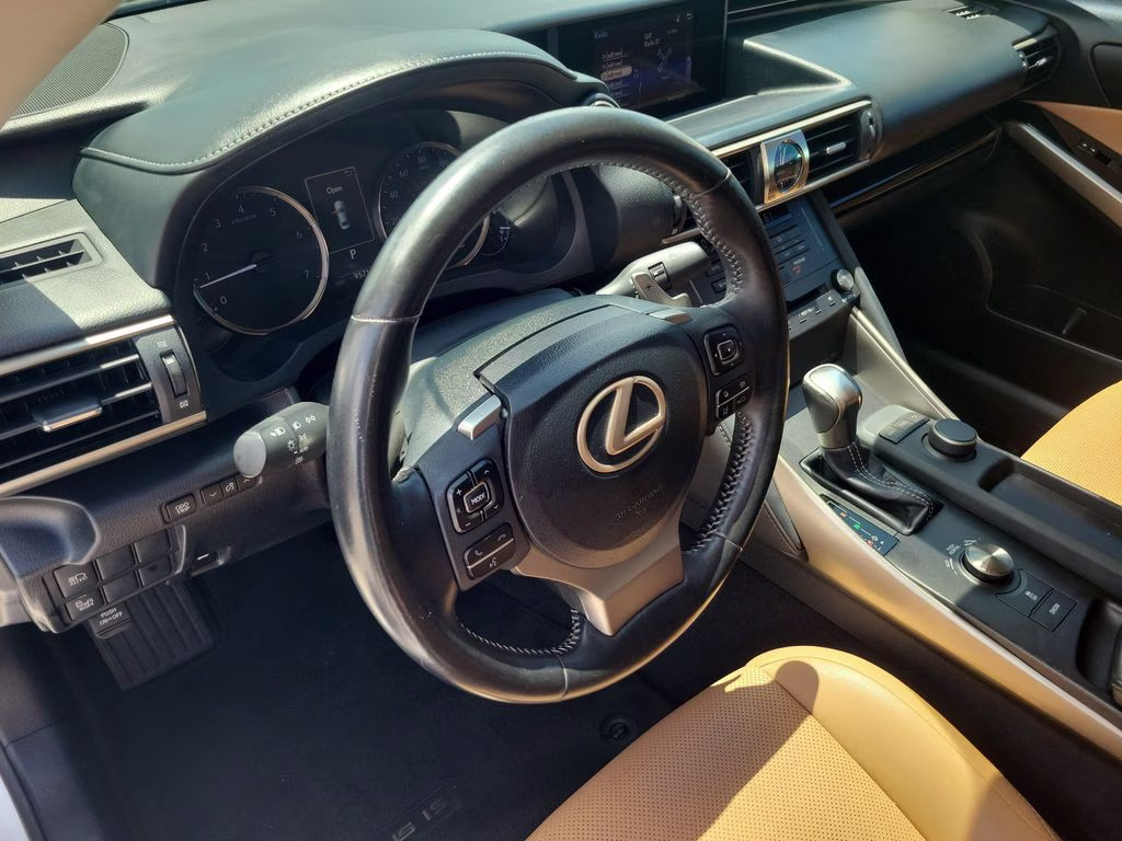2019 White Pearl Lexus IS 300 RWD Sedan