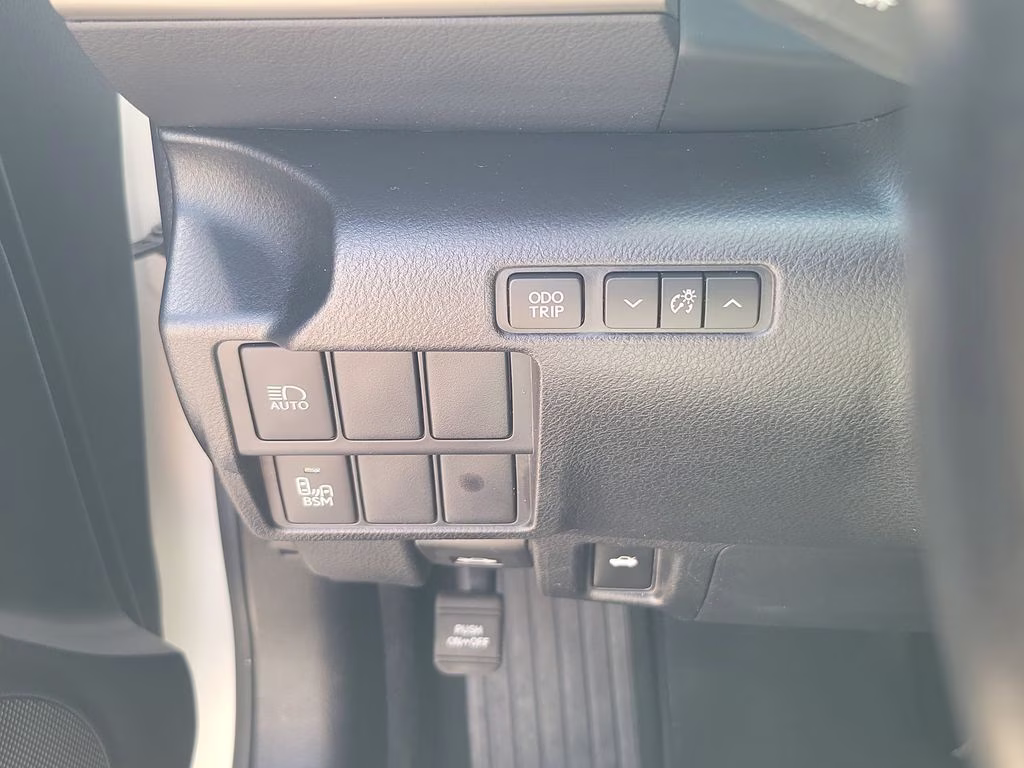 2019 White Pearl Lexus IS 300 RWD Sedan