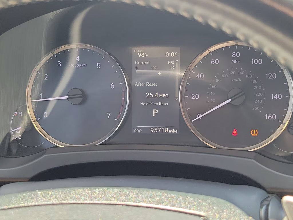 2019 White Pearl Lexus IS 300 RWD Sedan