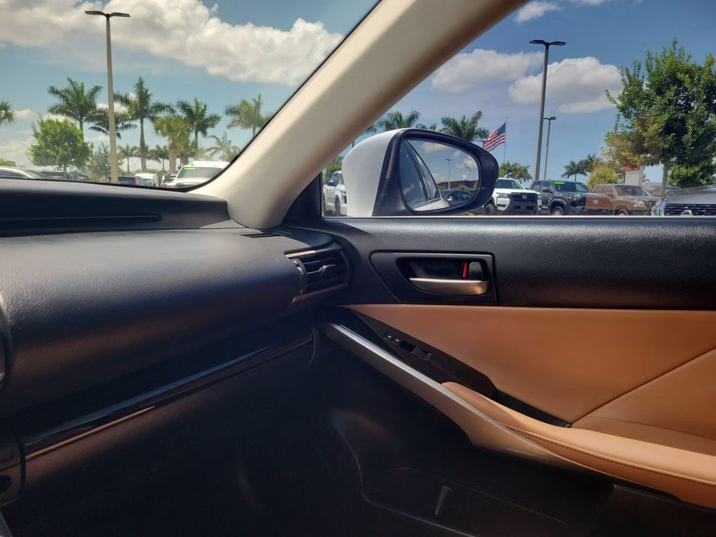 2019 White Pearl Lexus IS 300 RWD Sedan