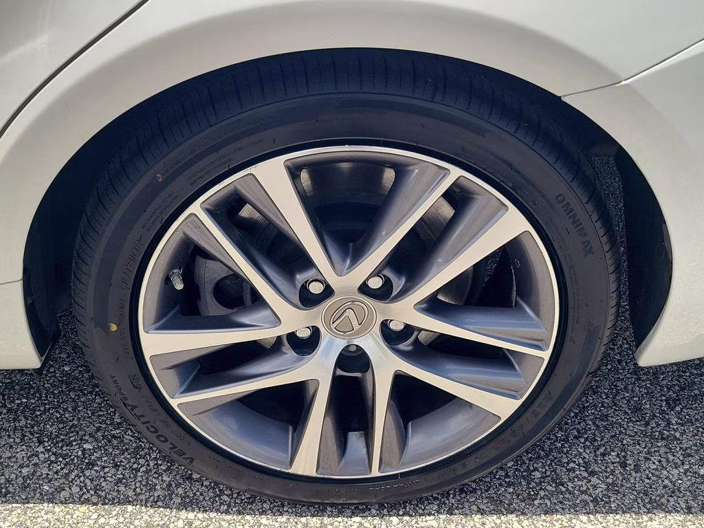 2019 White Pearl Lexus IS 300 RWD Sedan