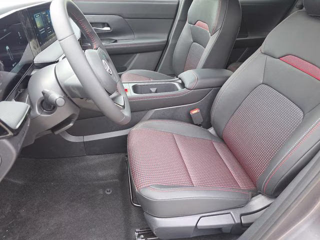 2026 Gun Metallic Nissan Kicks SR AWD SUV
