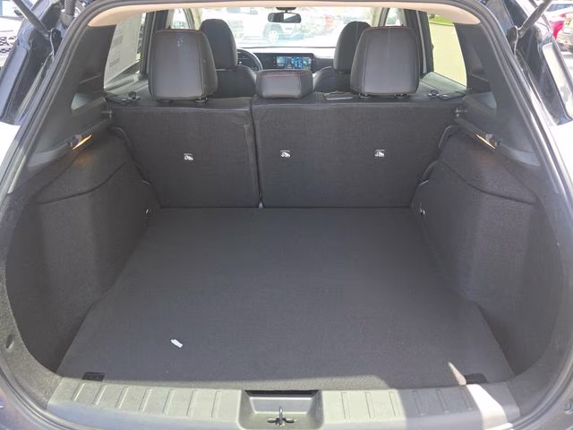 2026 Aspen White/Super Black Nissan Kicks SR AWD SUV