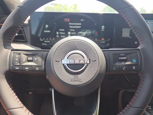 2026 Aspen White/Super Black Nissan Kicks SR AWD SUV