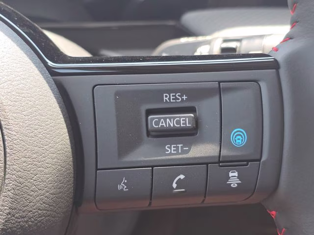 2026 Aspen White/Super Black Nissan Kicks SR AWD SUV