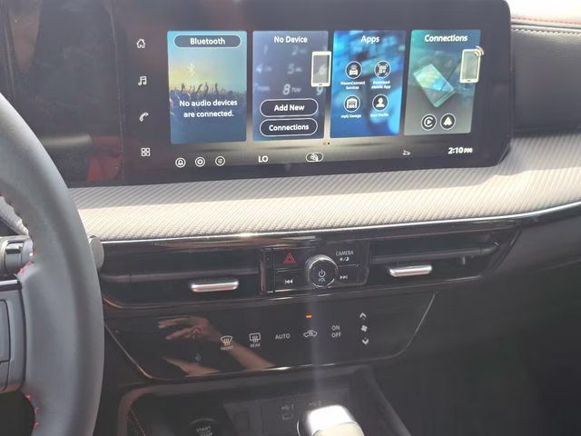 2026 Aspen White/Super Black Nissan Kicks SR AWD SUV