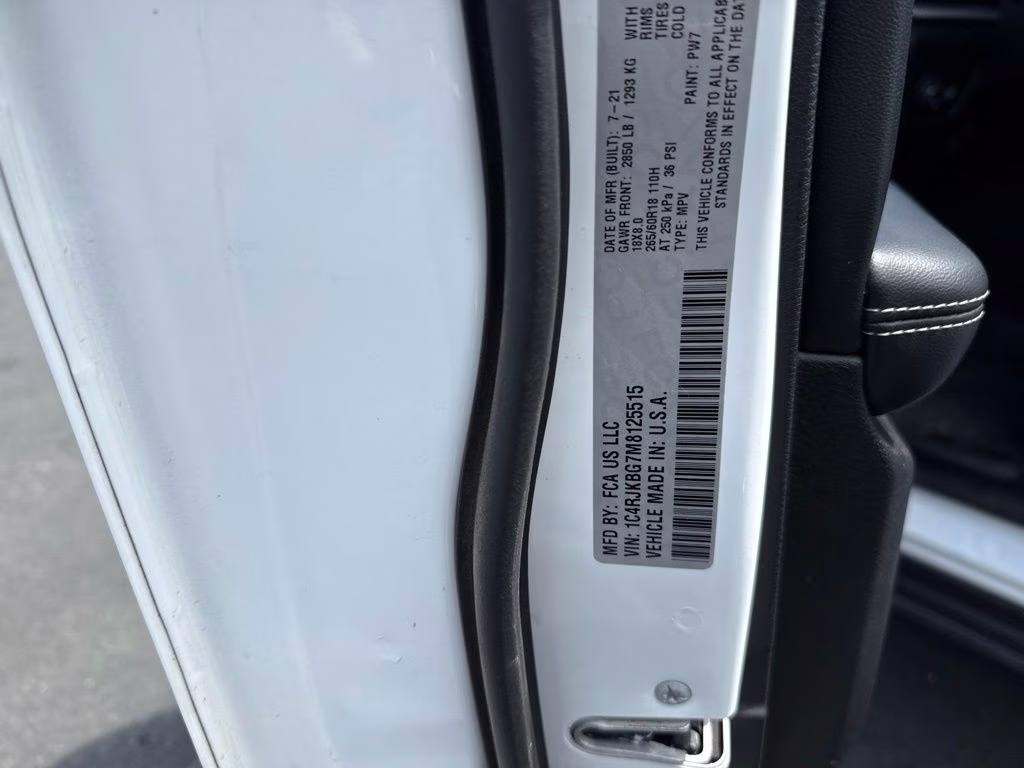 2021 Bright White Clearcoat Jeep Grand Cherokee L Limited 4X4 SUV
