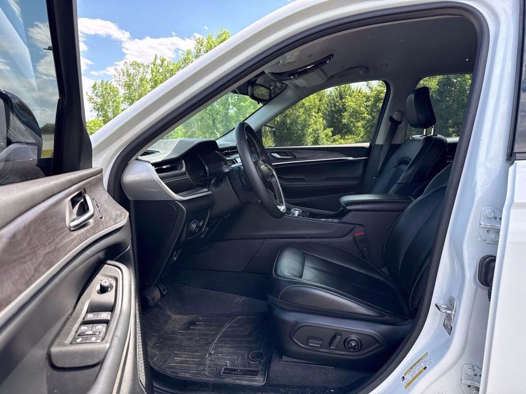 2021 Bright White Clearcoat Jeep Grand Cherokee L Limited 4X4 SUV