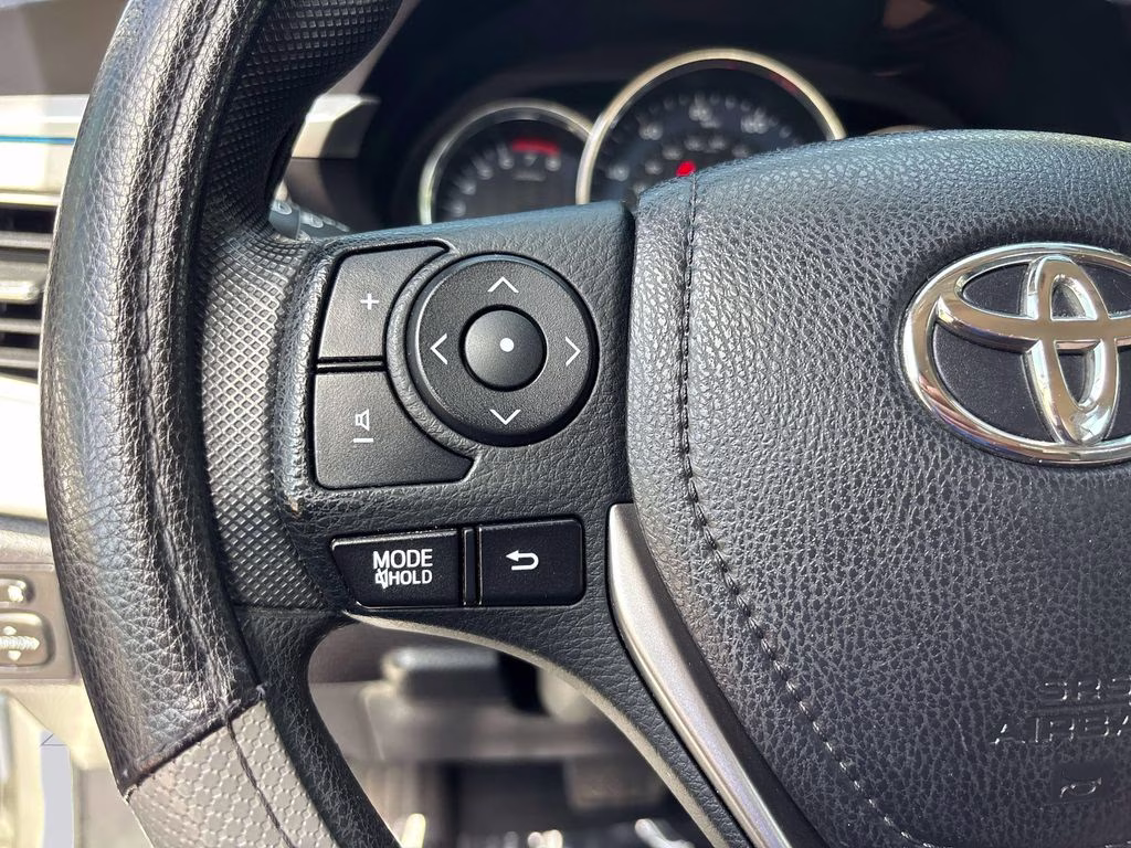 2014 Super White Toyota Corolla LE FWD Sedan