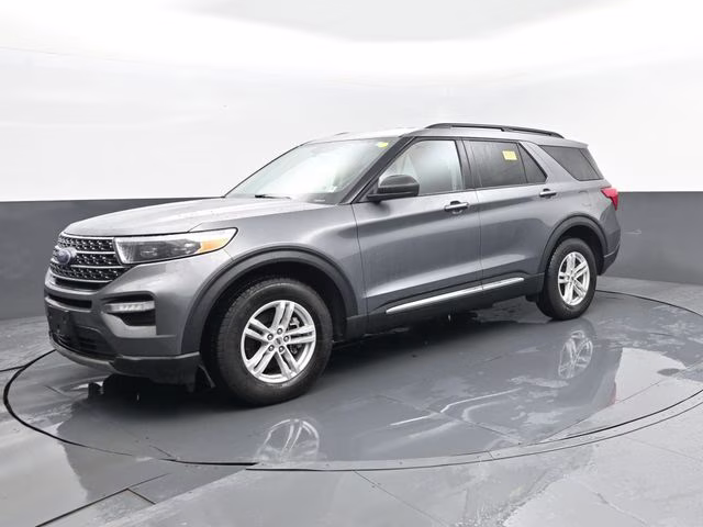 2022 Gray Metallic Ford Explorer XLT 4X4 SUV