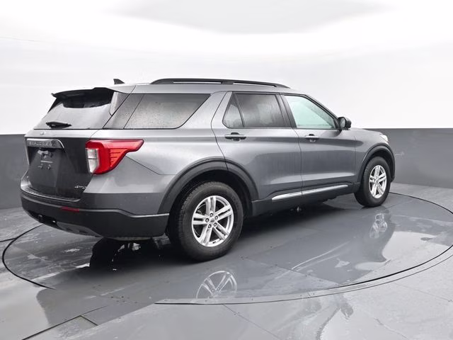 2022 Gray Metallic Ford Explorer XLT 4X4 SUV