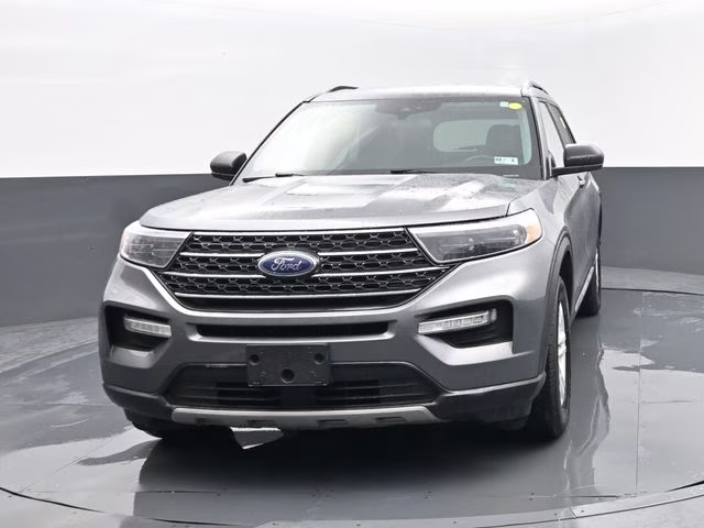 2022 Gray Metallic Ford Explorer XLT 4X4 SUV