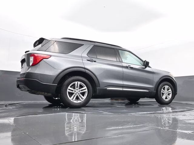2022 Gray Metallic Ford Explorer XLT 4X4 SUV