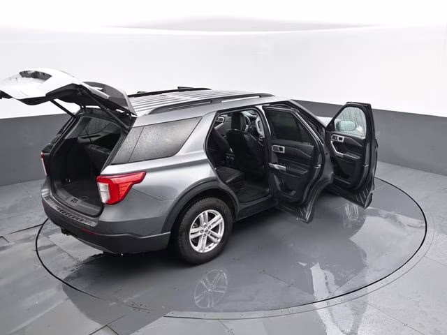 2022 Gray Metallic Ford Explorer XLT 4X4 SUV