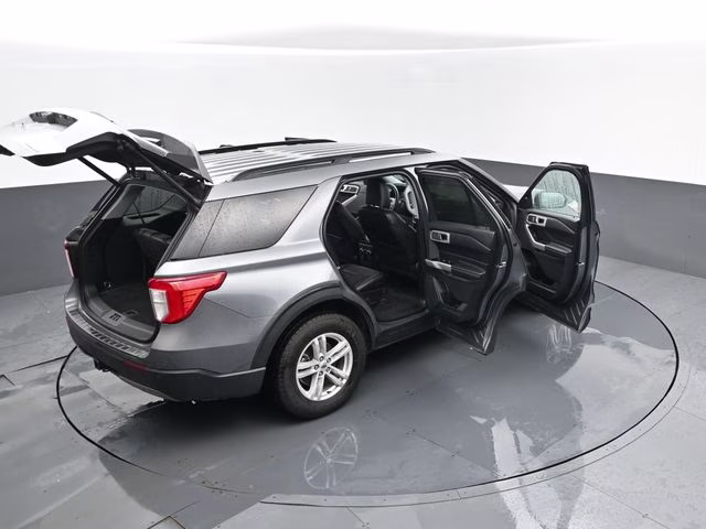 2022 Gray Metallic Ford Explorer XLT 4X4 SUV