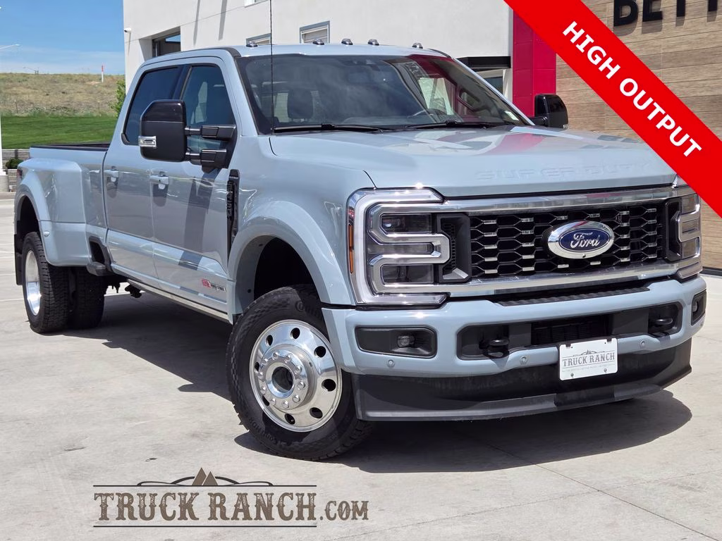 2026 Glacier Gray Met Tri-Coat Ford Super Duty F-450 DRW Platinum 4X4 Truck