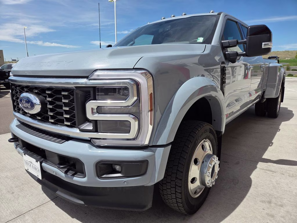 2026 Glacier Gray Met Tri-Coat Ford Super Duty F-450 DRW Platinum 4X4 Truck
