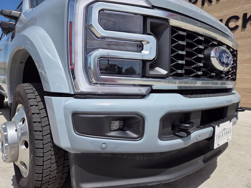 2026 Glacier Gray Met Tri-Coat Ford Super Duty F-450 DRW Platinum 4X4 Truck