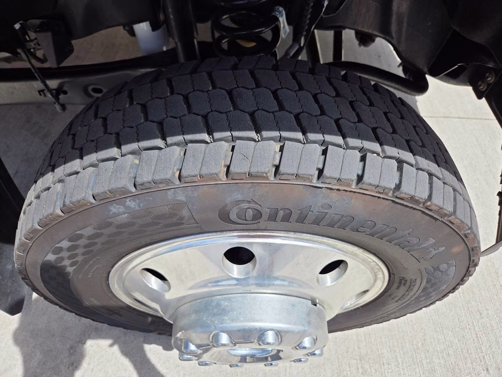 2026 Glacier Gray Met Tri-Coat Ford Super Duty F-450 DRW Platinum 4X4 Truck