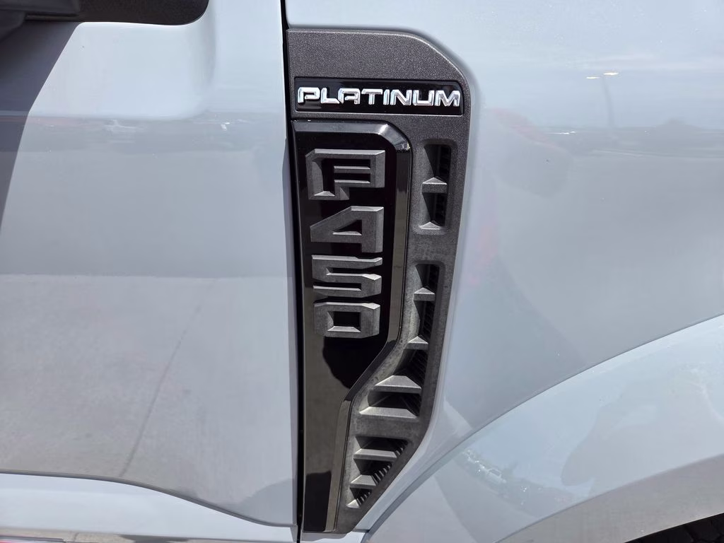 2026 Glacier Gray Met Tri-Coat Ford Super Duty F-450 DRW Platinum 4X4 Truck