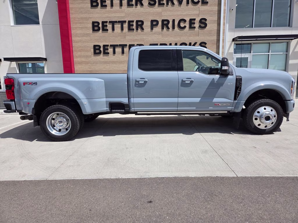 2026 Glacier Gray Met Tri-Coat Ford Super Duty F-450 DRW Platinum 4X4 Truck