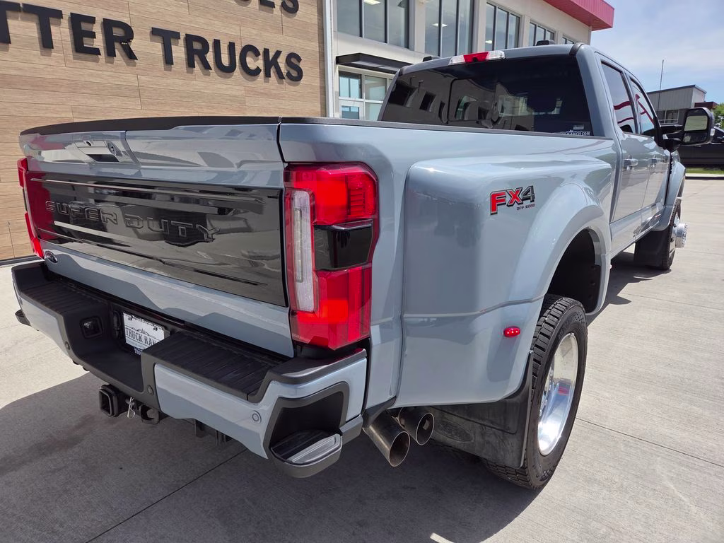 2026 Glacier Gray Met Tri-Coat Ford Super Duty F-450 DRW Platinum 4X4 Truck