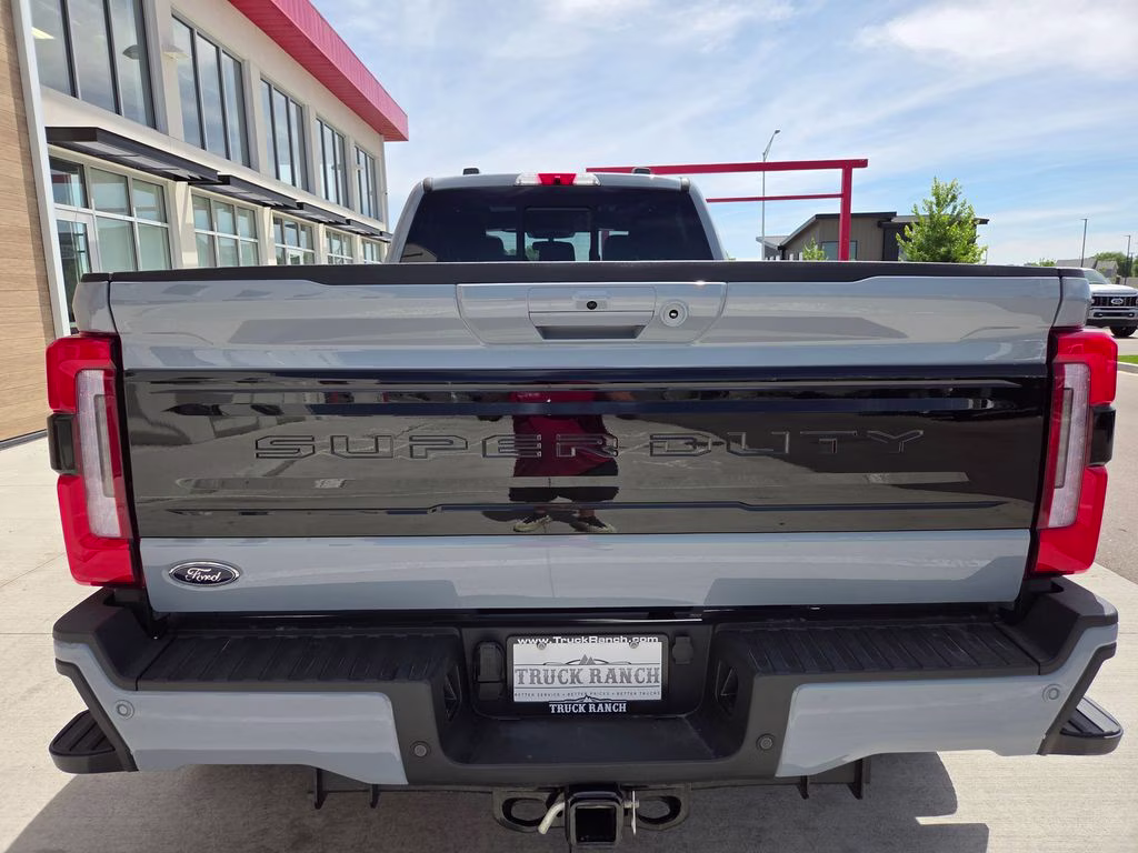 2026 Glacier Gray Met Tri-Coat Ford Super Duty F-450 DRW Platinum 4X4 Truck