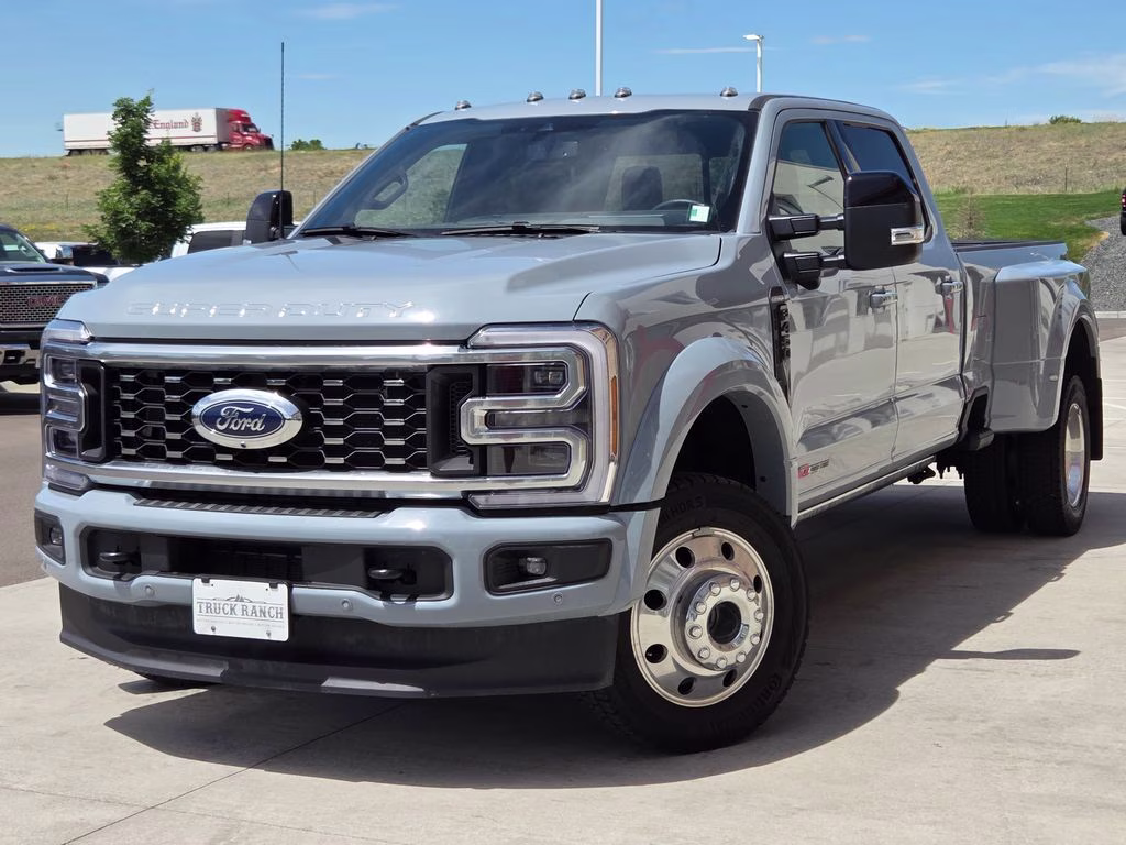 2026 Glacier Gray Met Tri-Coat Ford Super Duty F-450 DRW Platinum 4X4 Truck