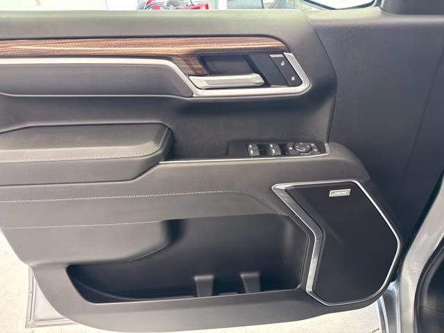 2025 Sterling Gray Metallic Chevrolet Silverado 1500 RST 4X4 Truck