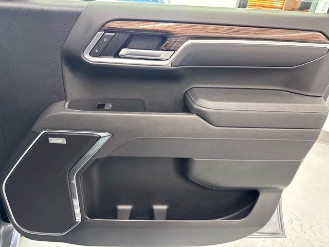 2025 Sterling Gray Metallic Chevrolet Silverado 1500 RST 4X4 Truck