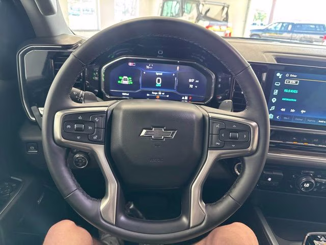 2025 Sterling Gray Metallic Chevrolet Silverado 1500 RST 4X4 Truck