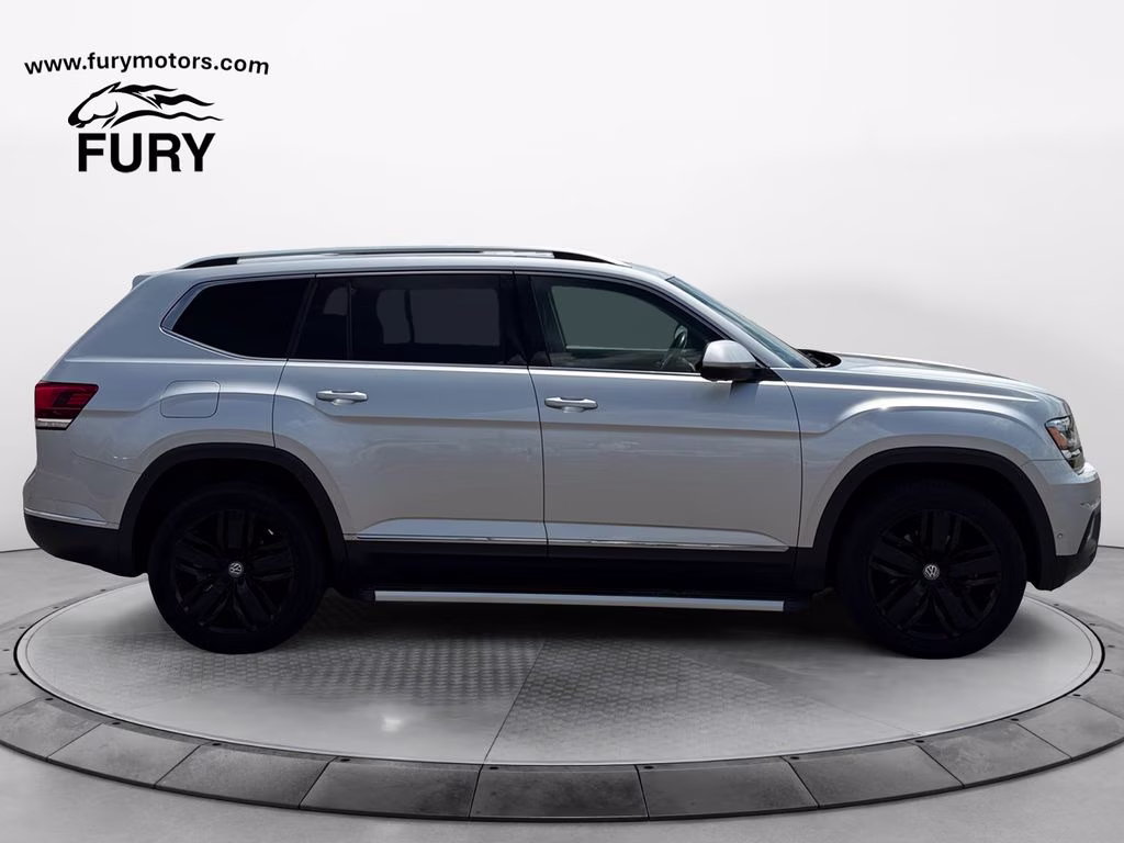 Used 2018 Volkswagen Atlas SEL Premium with VIN 1V2NR2CA2JC530416 for sale in Forest Lake, Minnesota