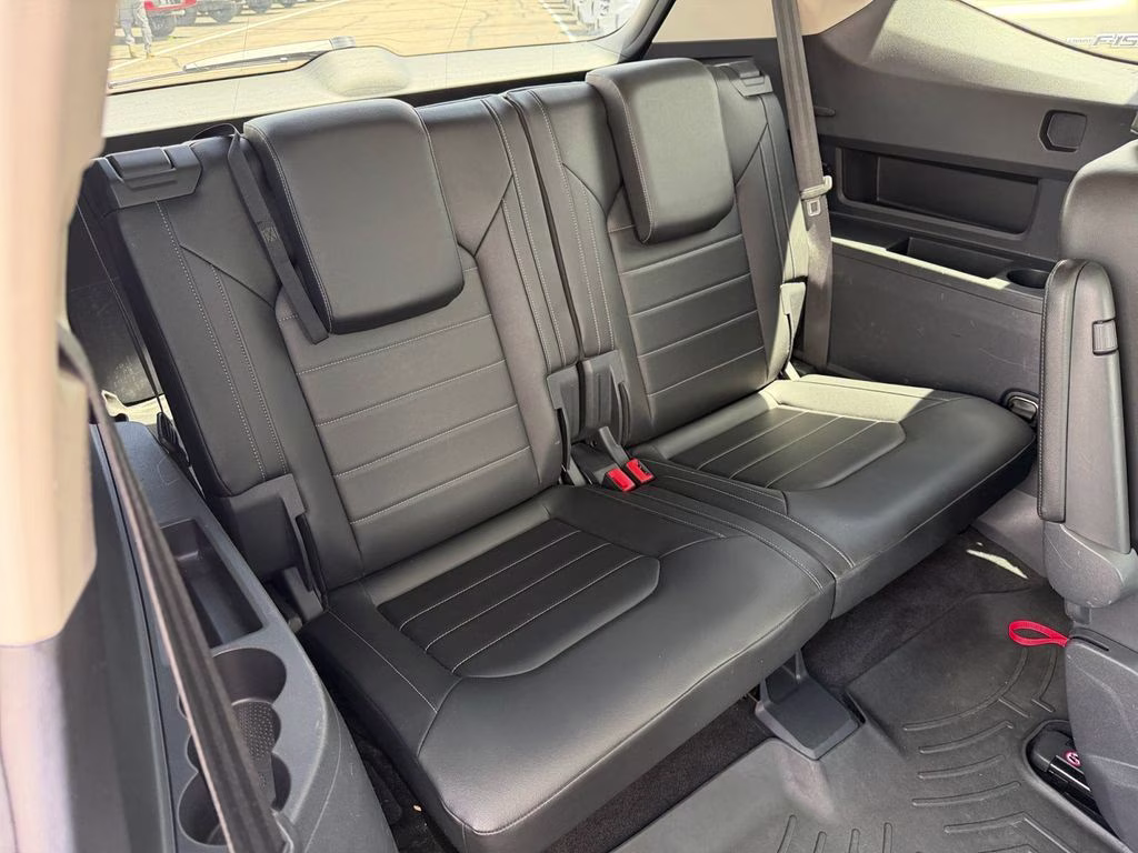 2018 Reflex Silver Metallic Volkswagen Atlas SEL Premium w/Towing AWD SUV