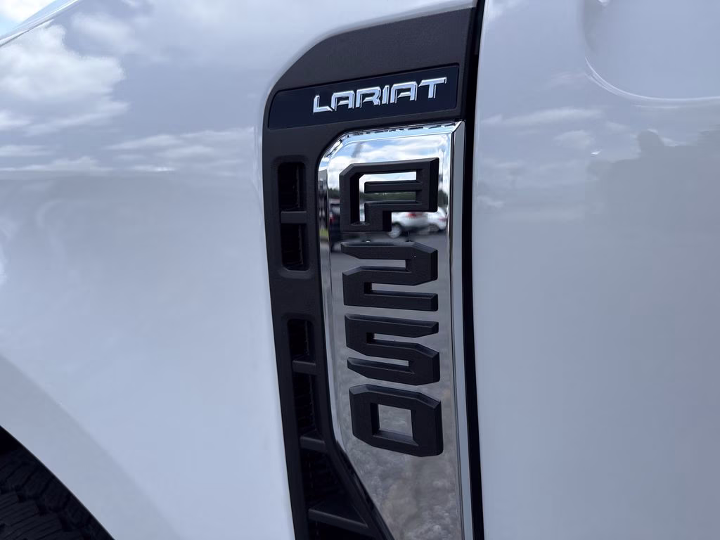 2026 Star White Metallic Tri-Coat Ford Super Duty F-250 SRW Lariat 4X4 Truck