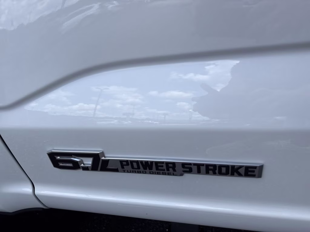 2026 Star White Metallic Tri-Coat Ford Super Duty F-250 SRW Lariat 4X4 Truck