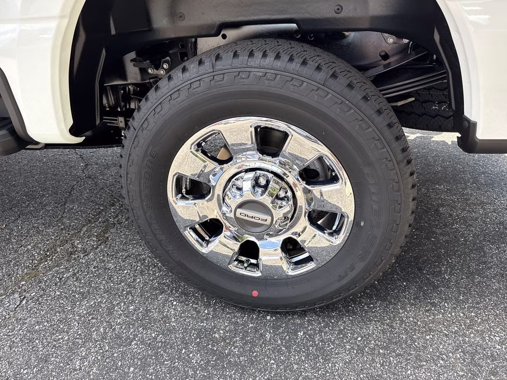 2026 Star White Metallic Tri-Coat Ford Super Duty F-250 SRW Lariat 4X4 Truck