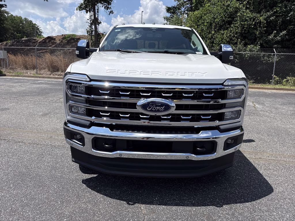 2026 Star White Metallic Tri-Coat Ford Super Duty F-250 SRW Lariat 4X4 Truck