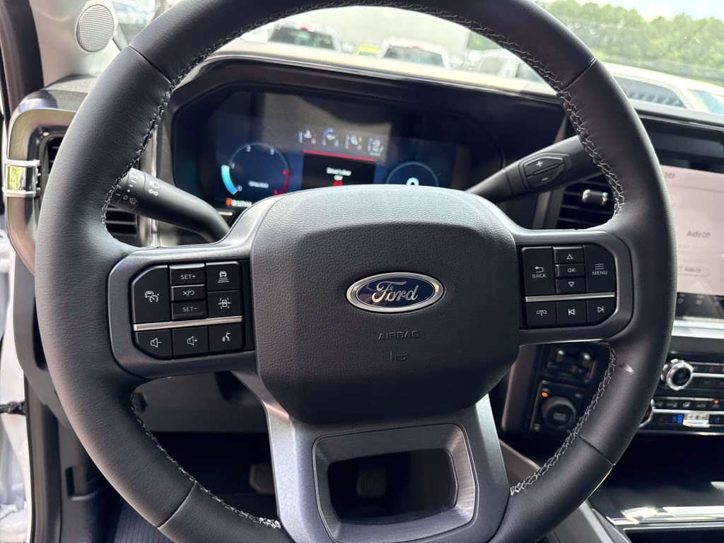2026 Star White Metallic Tri-Coat Ford Super Duty F-250 SRW Lariat 4X4 Truck