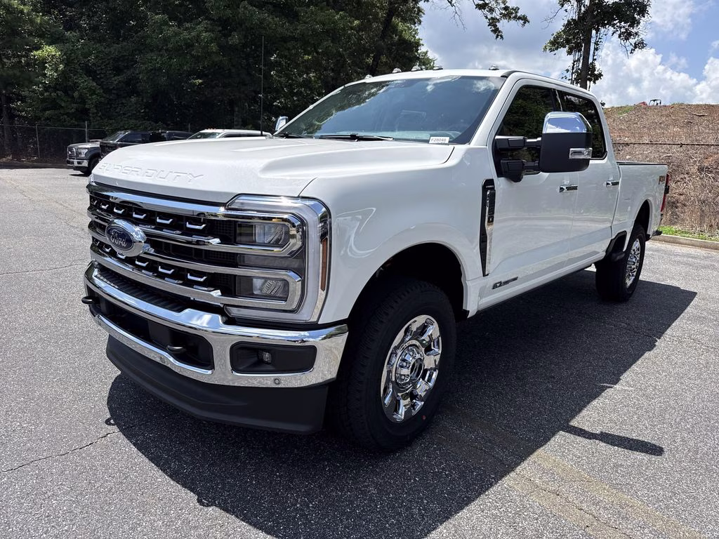 2026 Star White Metallic Tri-Coat Ford Super Duty F-250 SRW Lariat 4X4 Truck