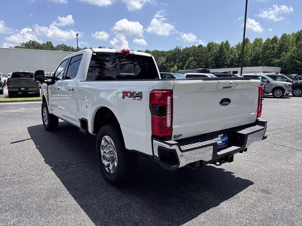 2026 Star White Metallic Tri-Coat Ford Super Duty F-250 SRW Lariat 4X4 Truck