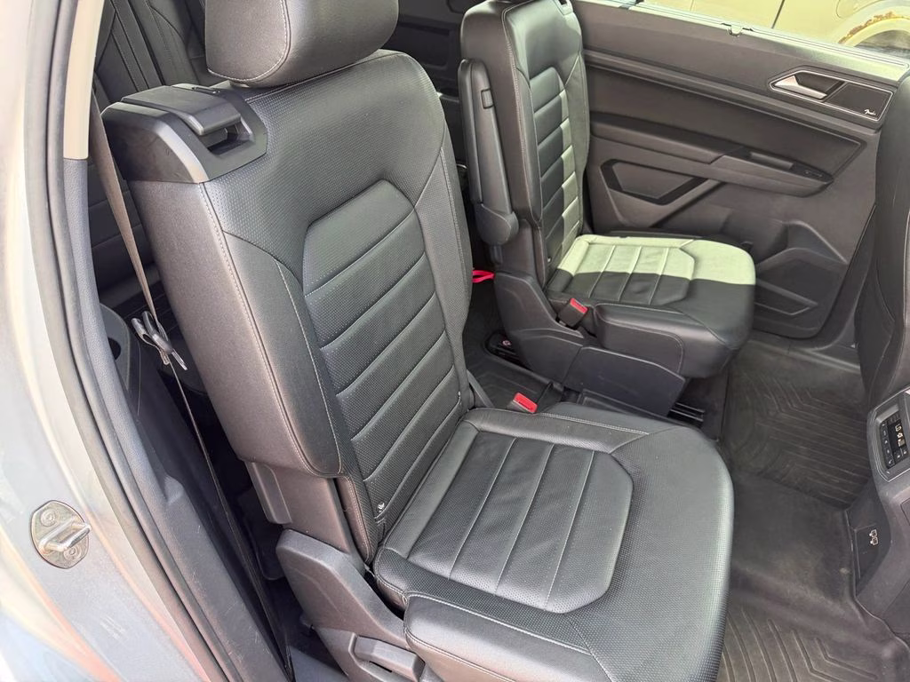 2018 Reflex Silver Metallic Volkswagen Atlas SEL Premium w/Towing AWD SUV